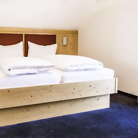 斯拉德明城市之屋公寓 斯拉德明