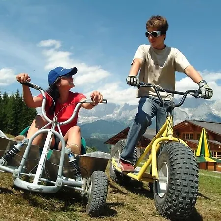 斯拉德明城市之屋公寓